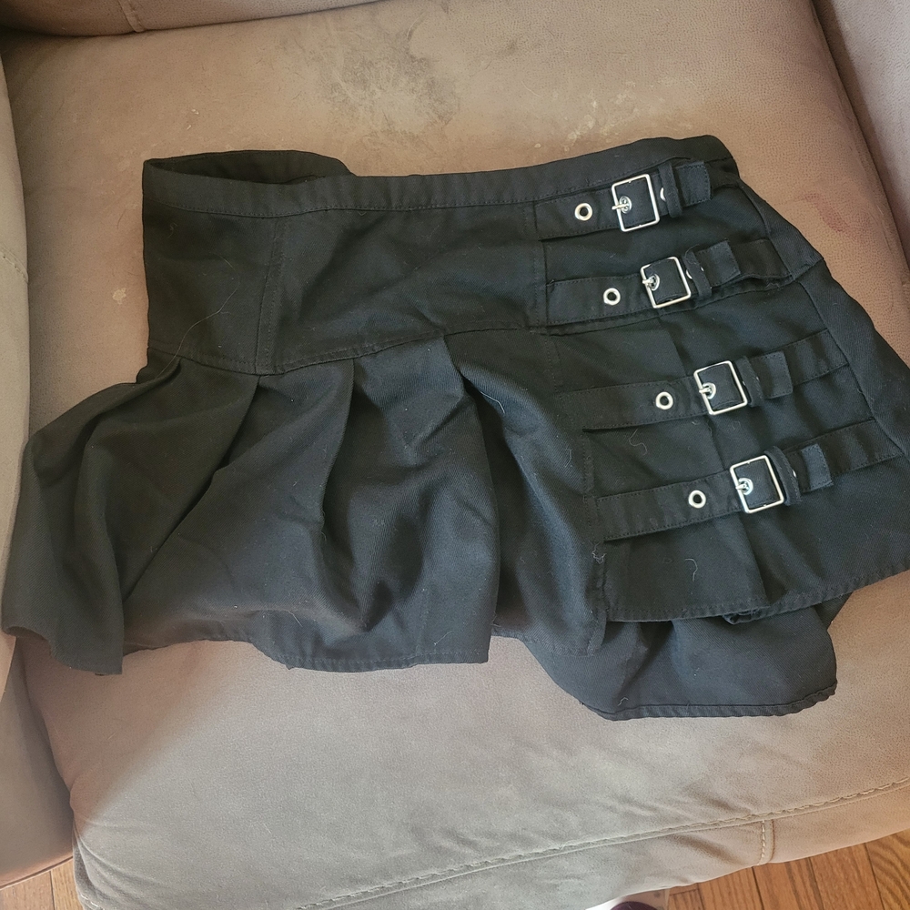 Elegant Black Buckle Mini Skirt